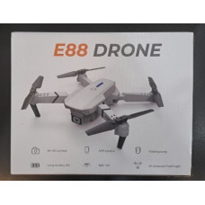 Квадрокоптер E88 